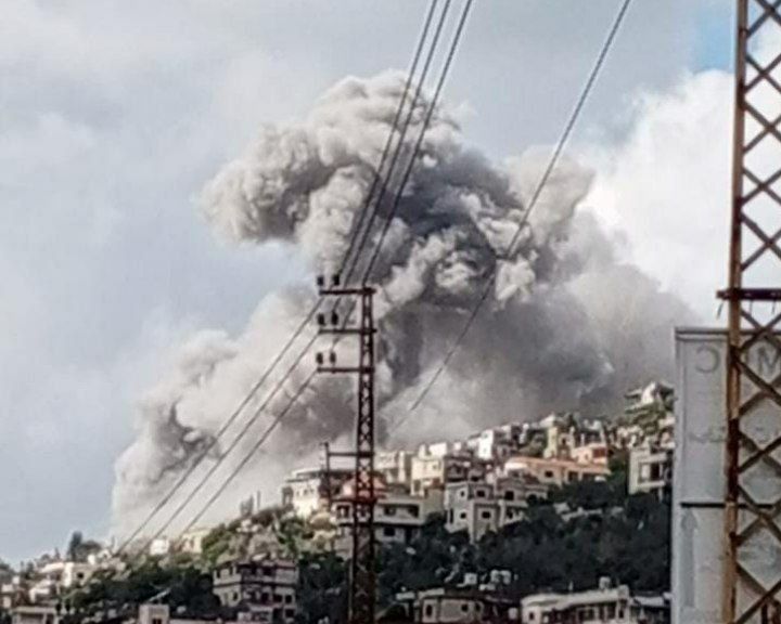 الطيران الحربي الاسرائيلي استهدف بالصواريخ حي "أبو لبن" في بلدة عيتا الشعب