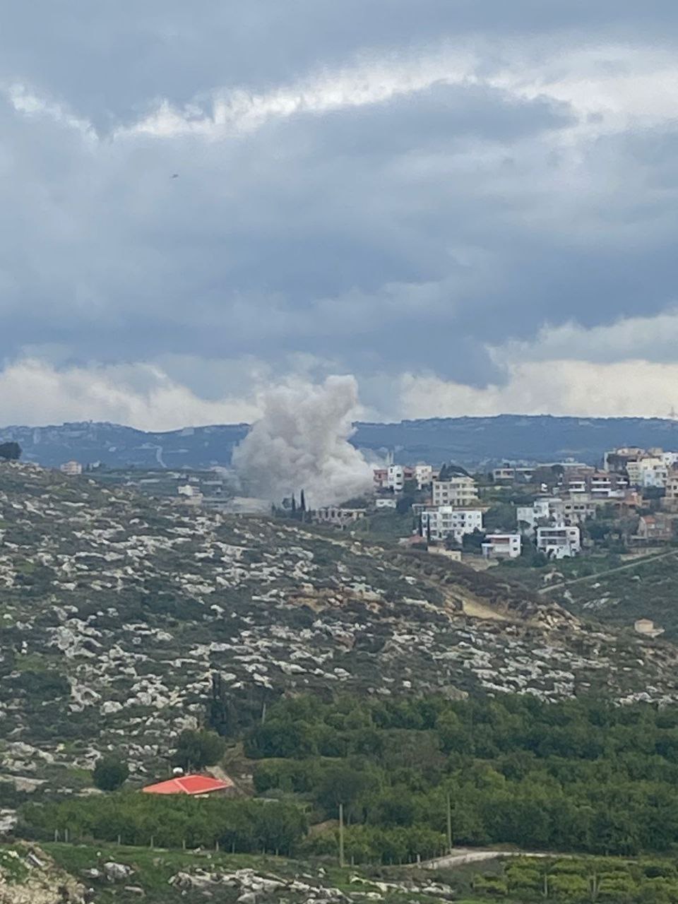 غارة إسرائيلية على جبل حانين - البازورية جنوبي لبنان